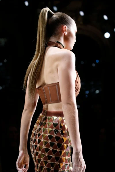 Look 50